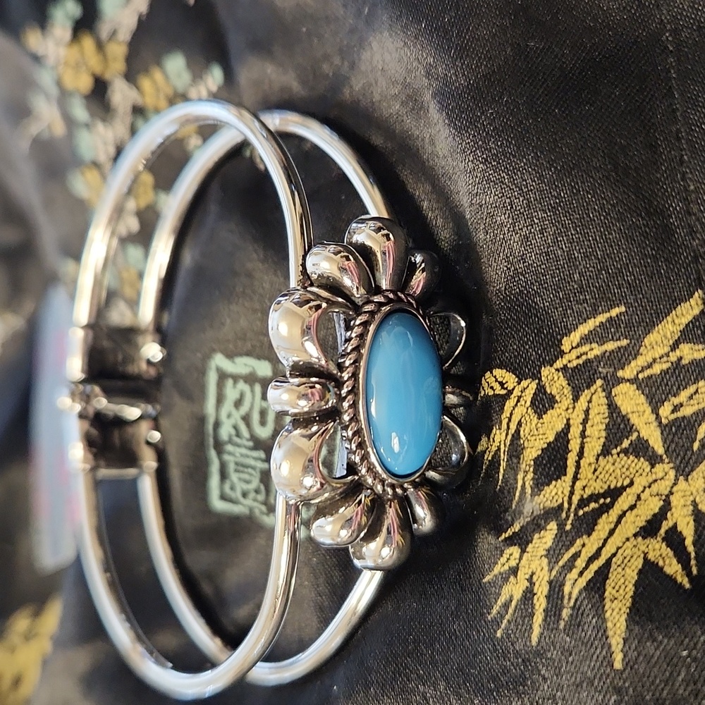 Silvertone Flower with Turquoise Stone